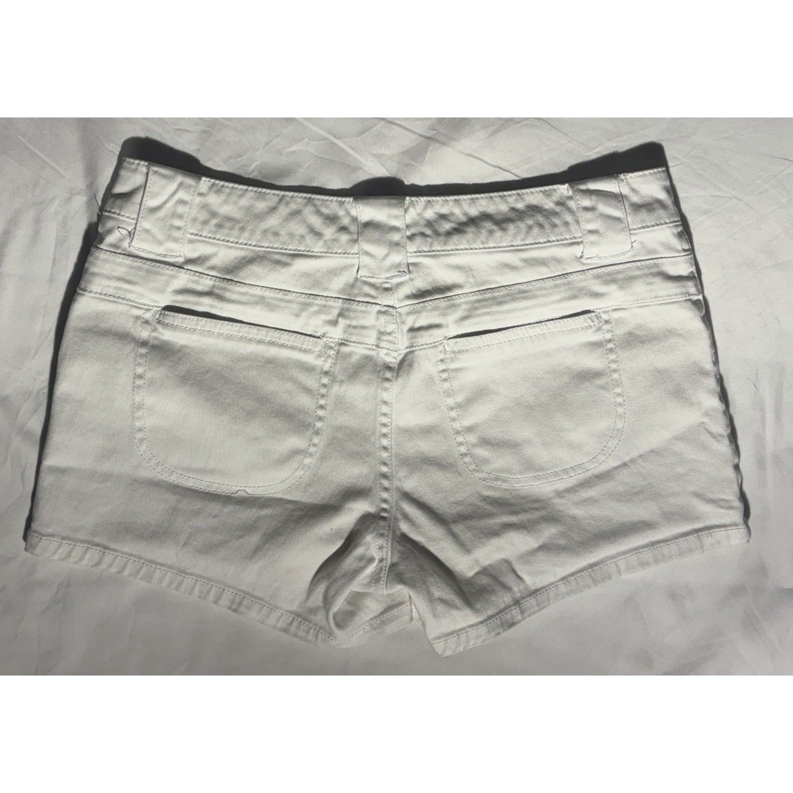 Vtg Bebop White Low Rise Twill Shorts Women Size 7 Y2k Curved Pocket 15.5" W — image 3 of 8